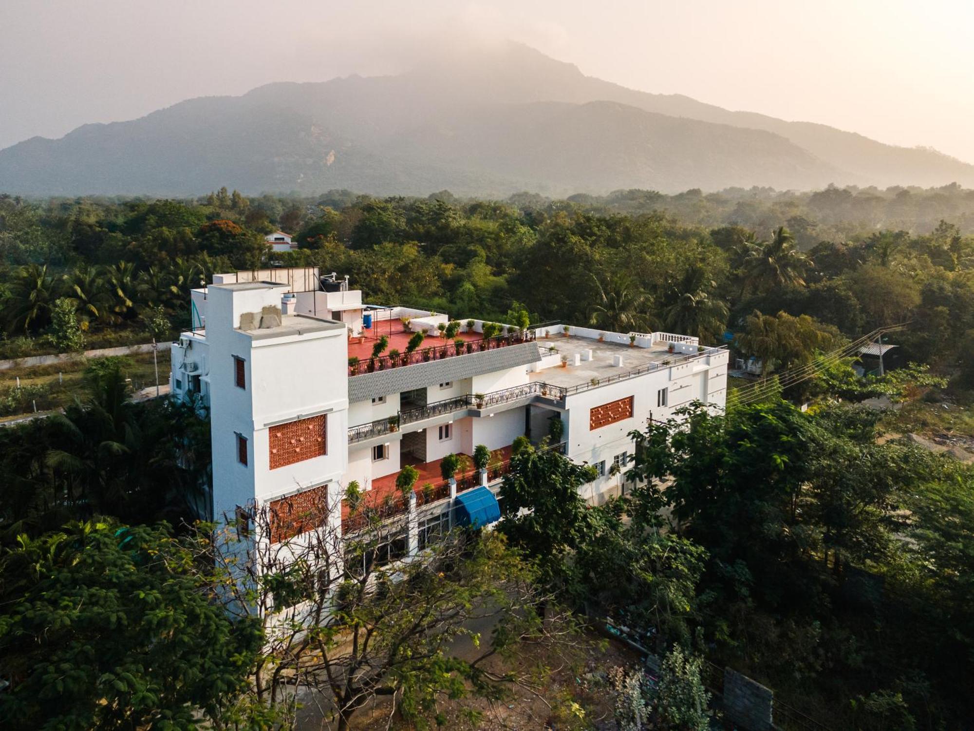 Aashreya Suites Tiruvannamalai Tiruvannāmalai Exterior foto