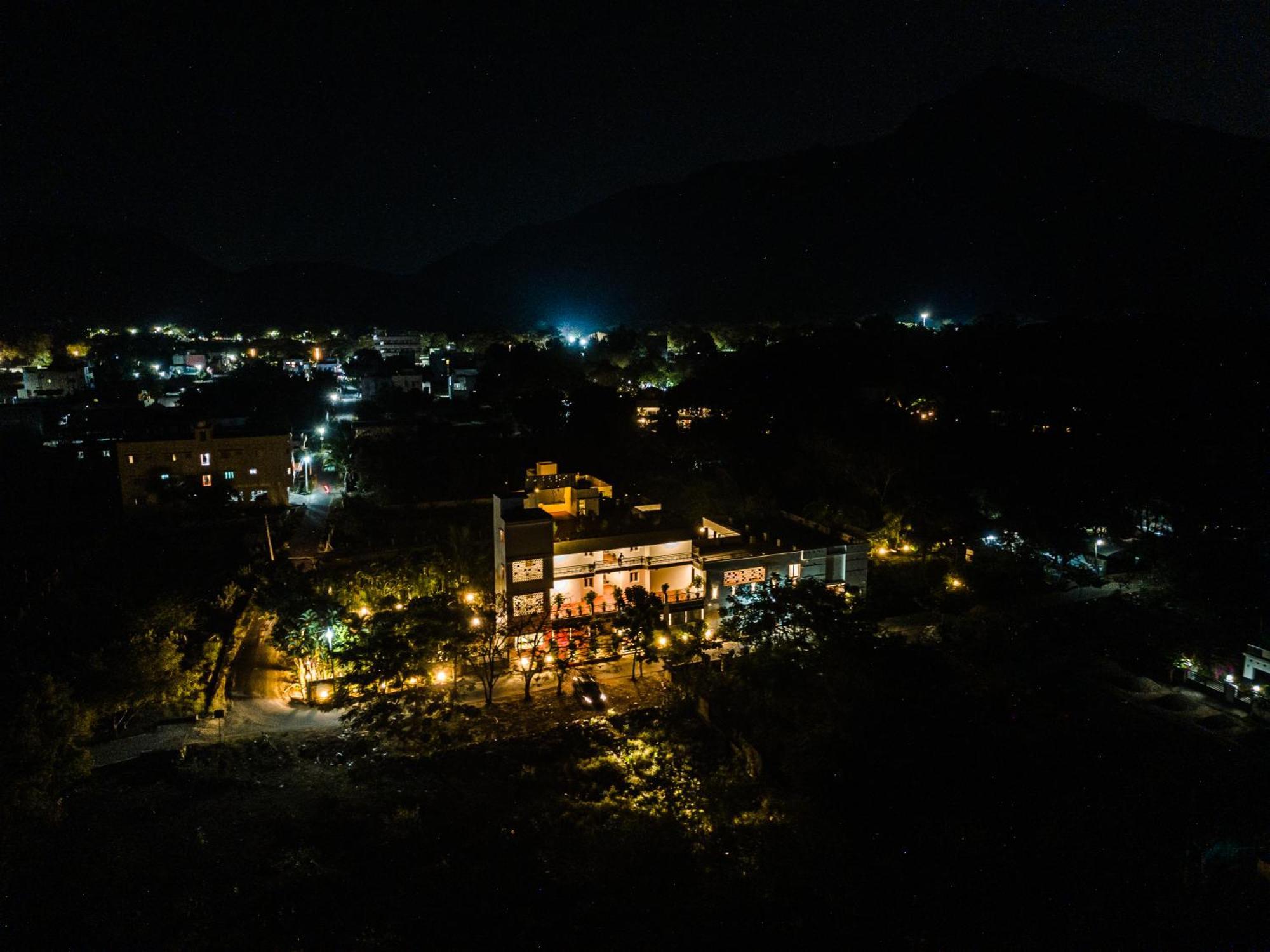 Aashreya Suites Tiruvannamalai Tiruvannāmalai Exterior foto