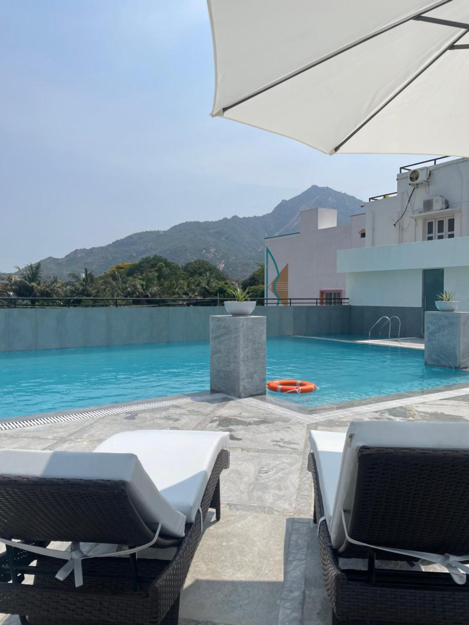 Aashreya Suites Tiruvannamalai Tiruvannāmalai Exterior foto